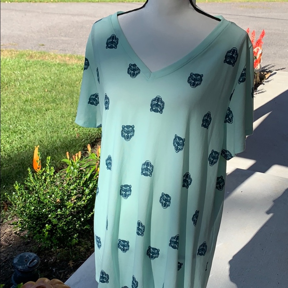 3XL LuLaRoe Tiger Christy Tee